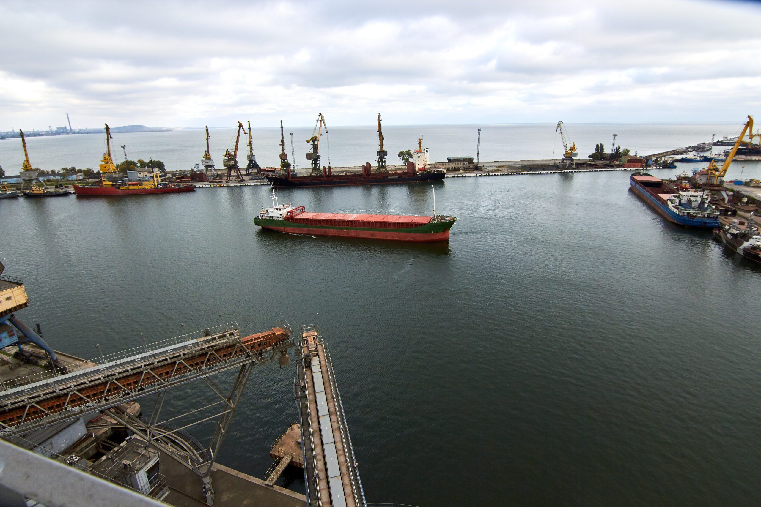 seaport, grain transportation