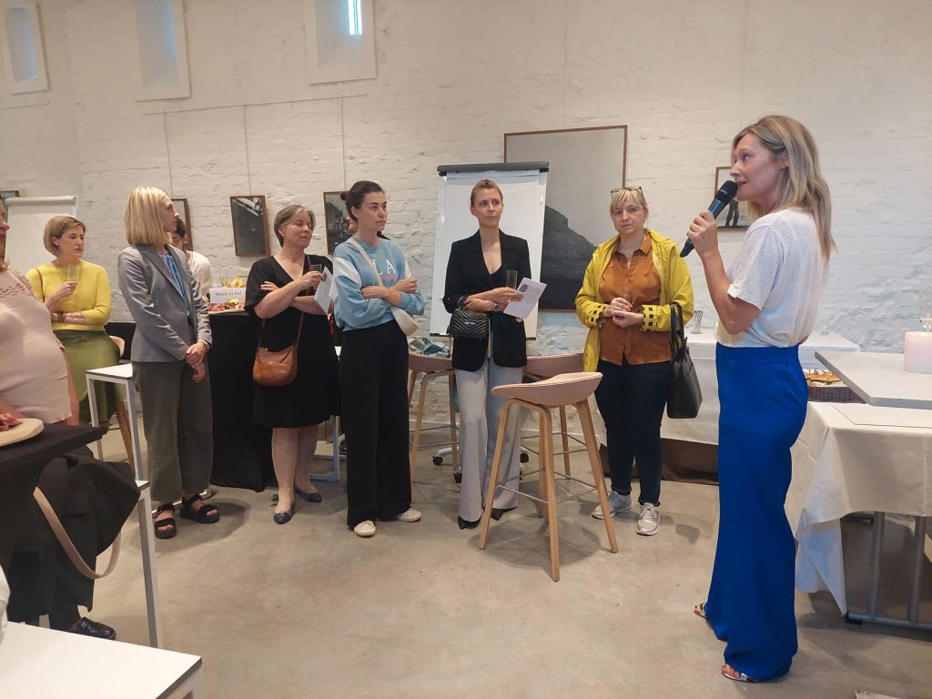 27 червня за ініціативою Ladies’ Circle 2 Leuven та підтримки Promote Ukraine, 42 жінки з Бельгії та України зібралися в мальовничому Faculty Club Leuven