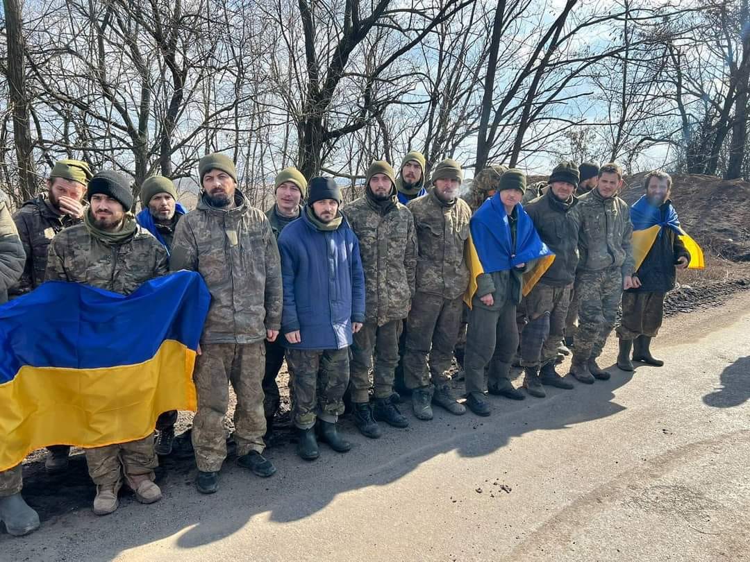 Ukrainian soldiers who were released from captivity