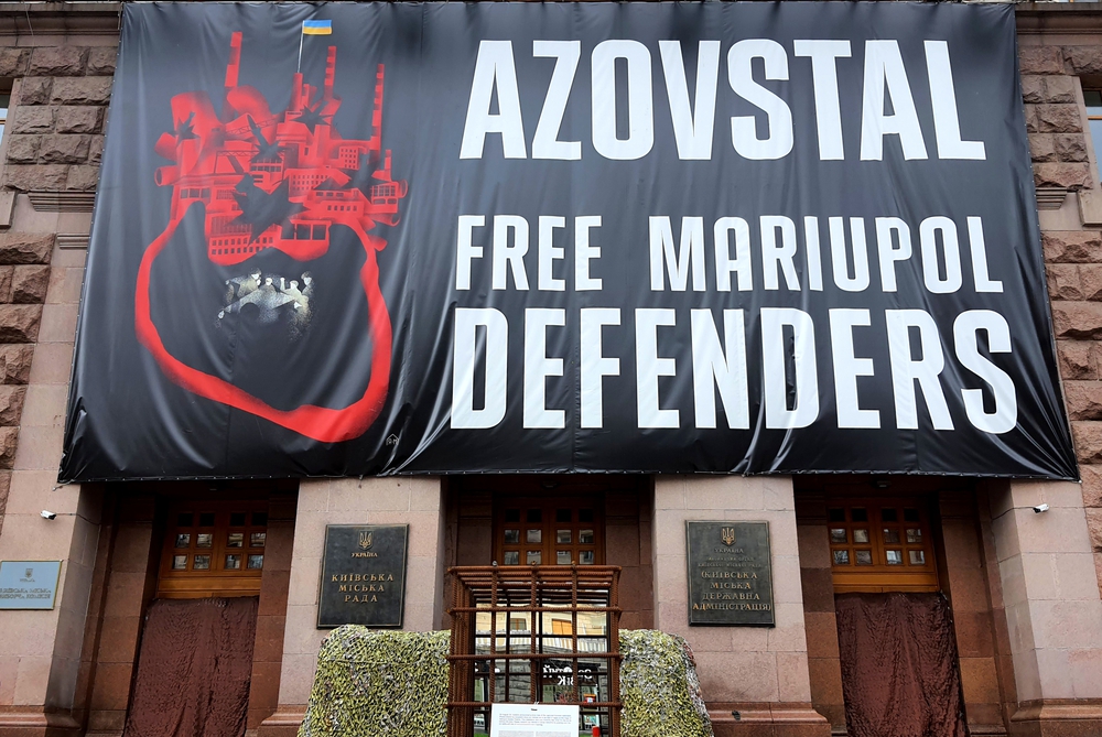 Рашисти почали новий «суд» над полоненими воїнами з підрозділу «Азов»
