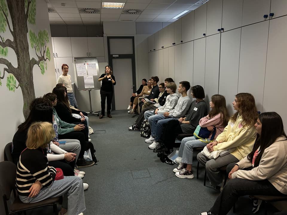 the teenage educational camp for Ukrainian refugee teenagers Children-UA