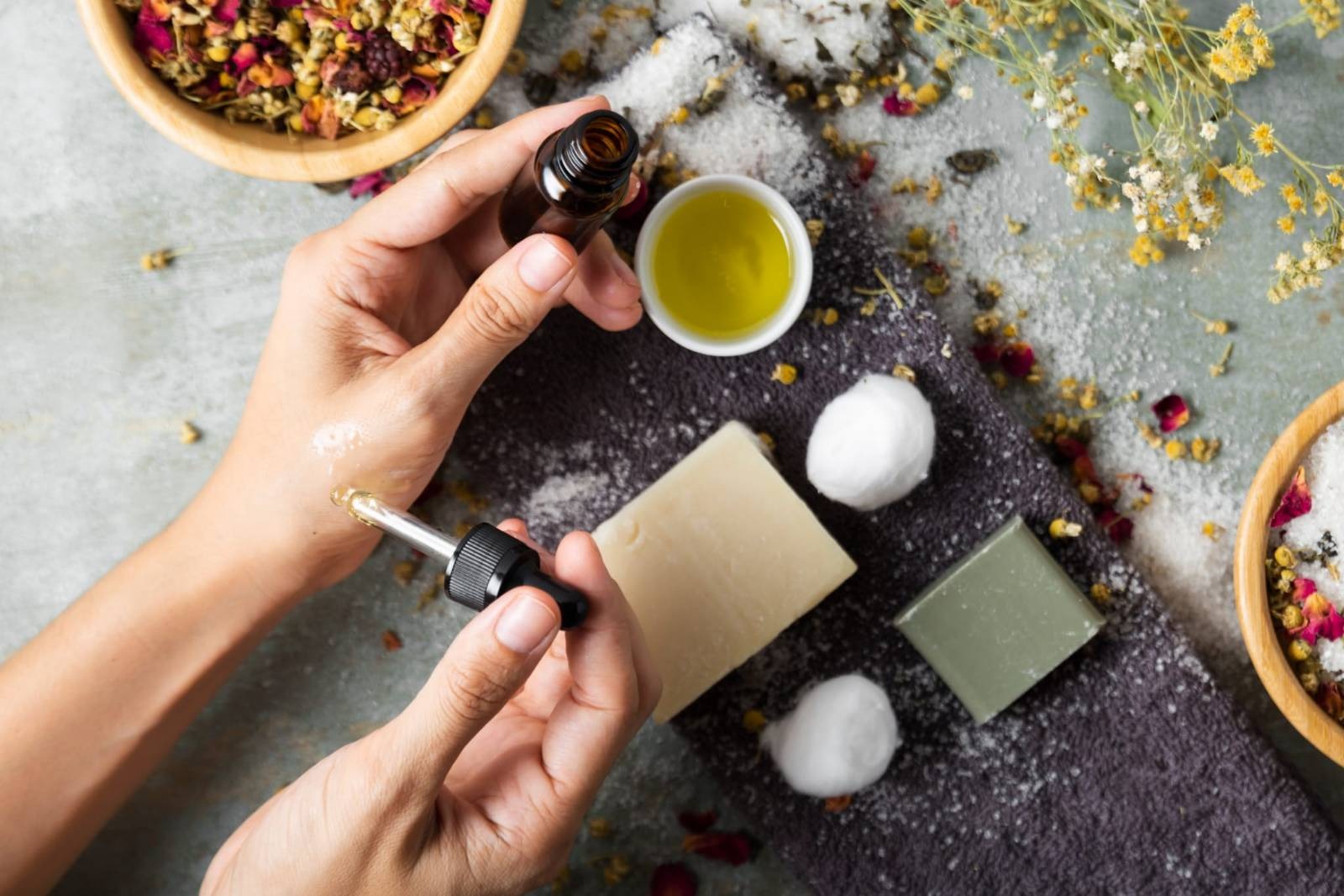 master class: "CREATE YOUR AROMA AMULET" with aroma consultant Olena Kapinus