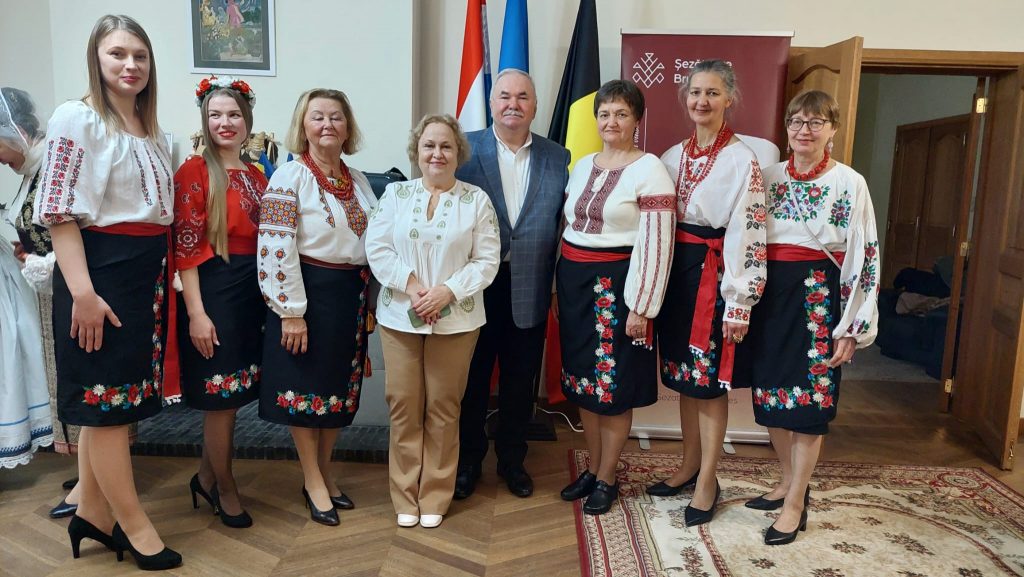 Promote Ukraine Choir Performed for Fourth Anniversary of Sezatoare Bruxelles