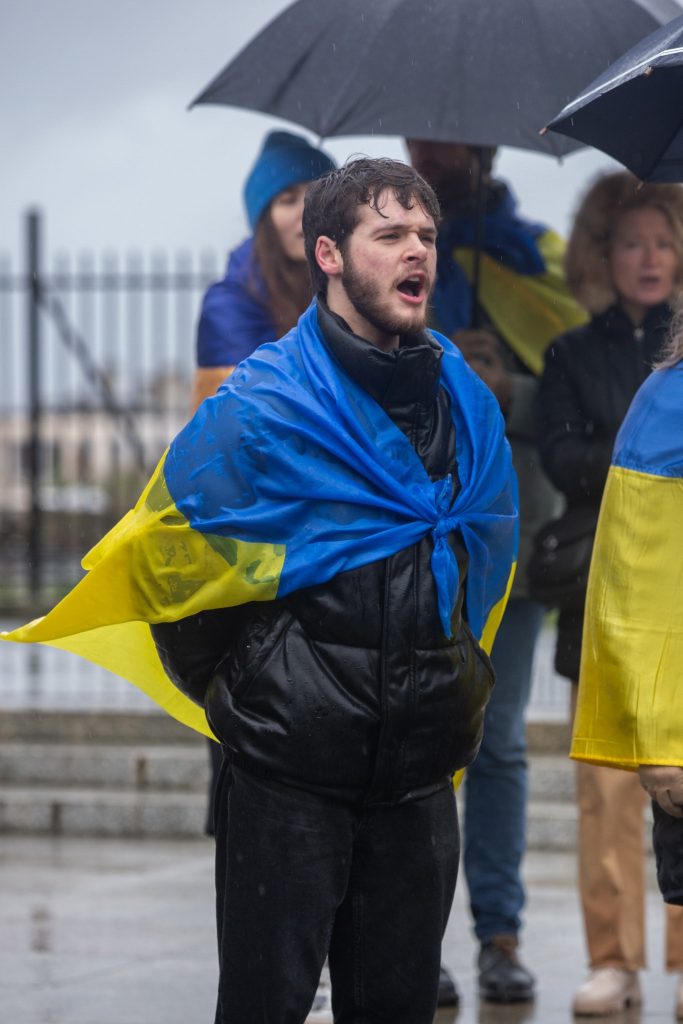 Щопонеділка наша організація проводить демонстрацію, щоб висловити підтримку Україні та рішуче виступити проти злочинів Росії