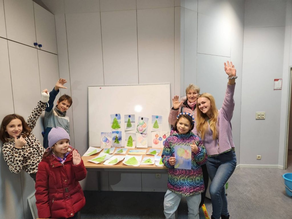 Children Create Watercolour Christmas Cards