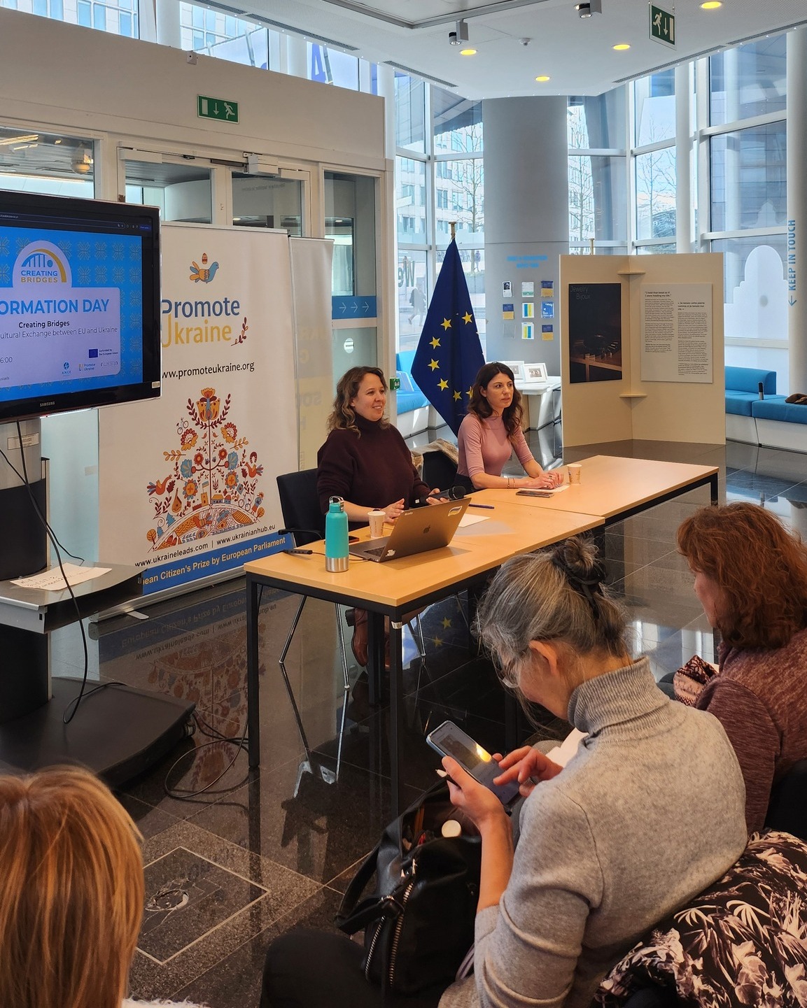 The event, held at the Ukrainian Hub in Brussels, brought together a diverse group of individuals passionate about supporting Ukrainian resilience, mental health, and social inclusion through art