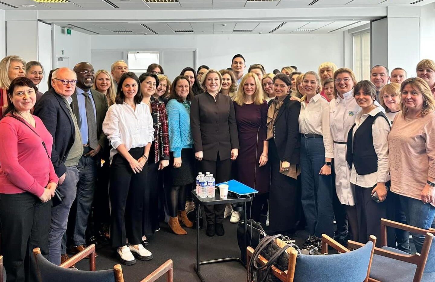 During her working trip to Brussels, Iryna Vereshchuk visited the Ukrainian Voice Center, where she met with the Ukrainian diaspora