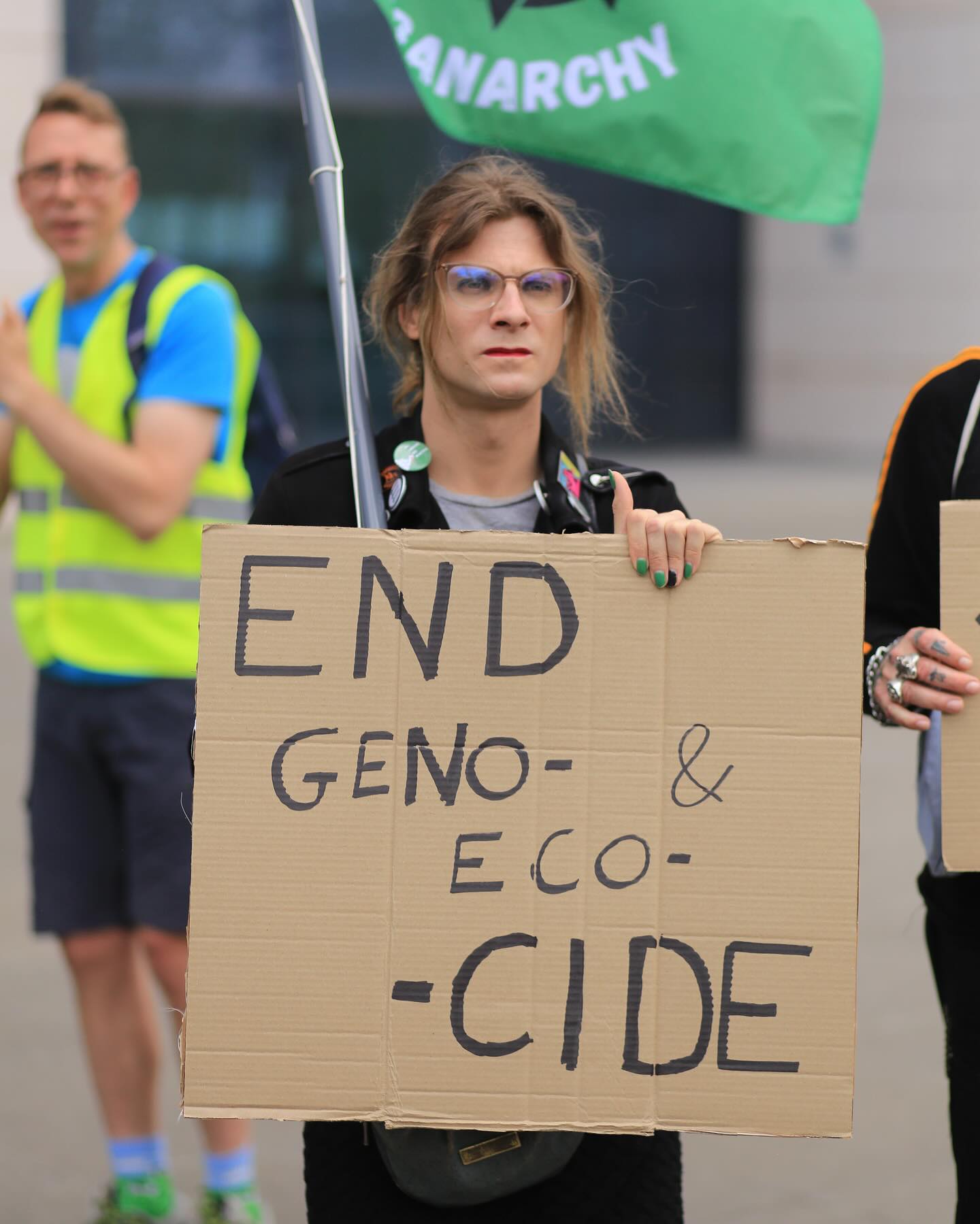 On May 12 Brussels activists went on the streets to pressure the federal government with a strong message: to stop the contract between Belgian gas network provider Fluxys and Russia