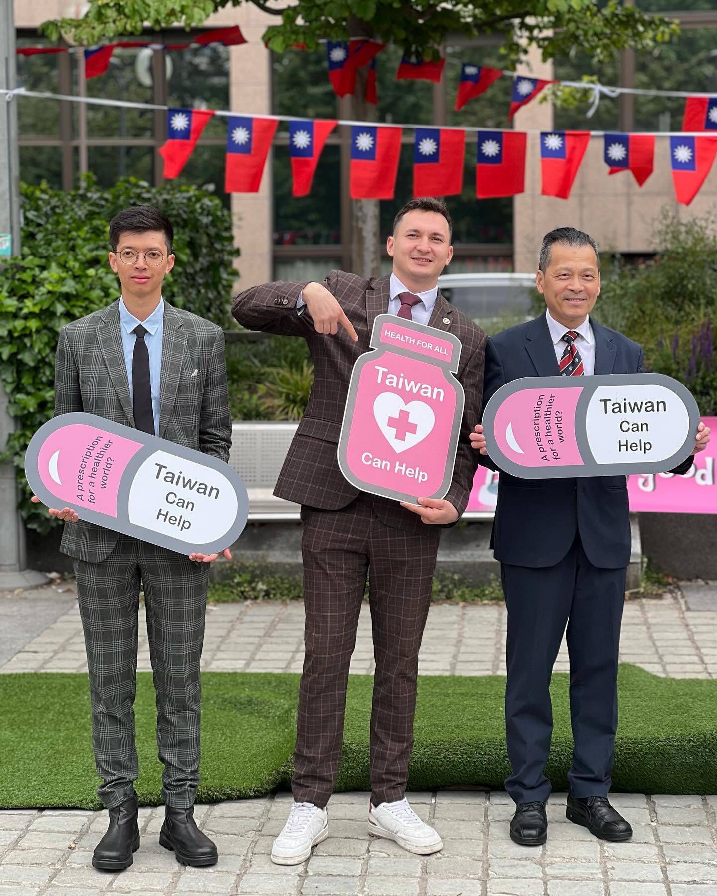 The event was aimed at drawing attention to the unfair decision of the WHO about the exclusion of Taiwan from this organization and the attempt to subordinate the activities of Taiwan to the control of China