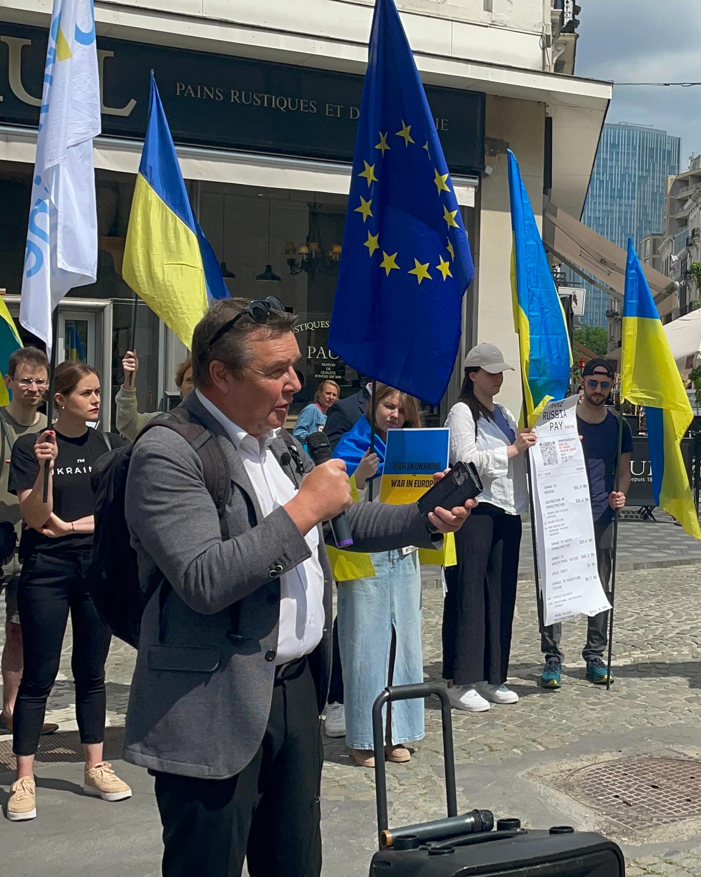 demonstration organized by Promote Ukraine and ICUV - International Centre for Ukrainian Victory took place near the Belgian Federal Parliament
