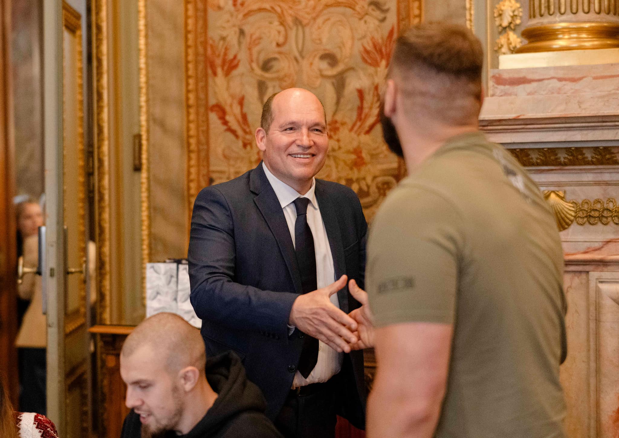 Today was a particularly impactful day, as our veterans had the opportunity to meet with the Mayor of Brussels, Philippe Close