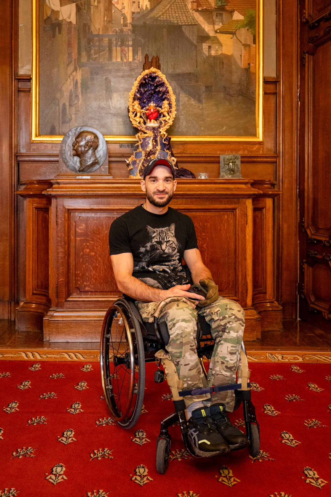 Today was a particularly impactful day, as our veterans had the opportunity to meet with the Mayor of Brussels, Philippe Close